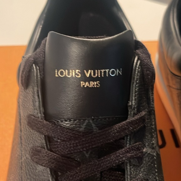 Louie Vuitton sneakers - Picture 2 of 4